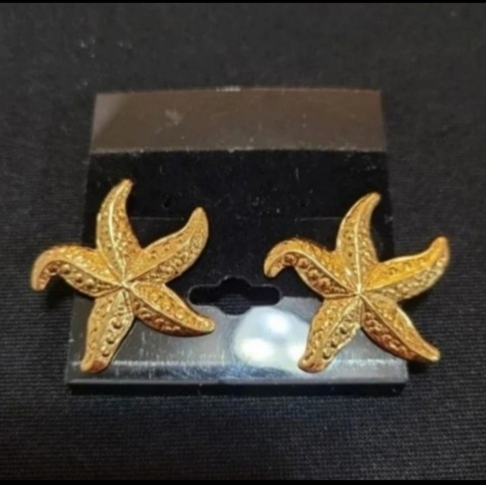 STAR FISH GOLD COLORED POST EARINGS